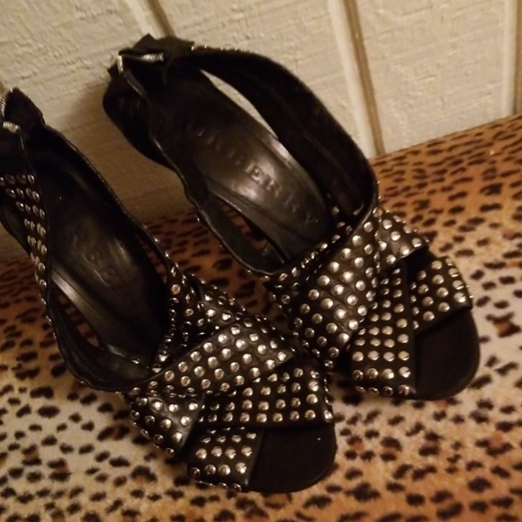 Burberry studded stilletos - Picture 6 of 8